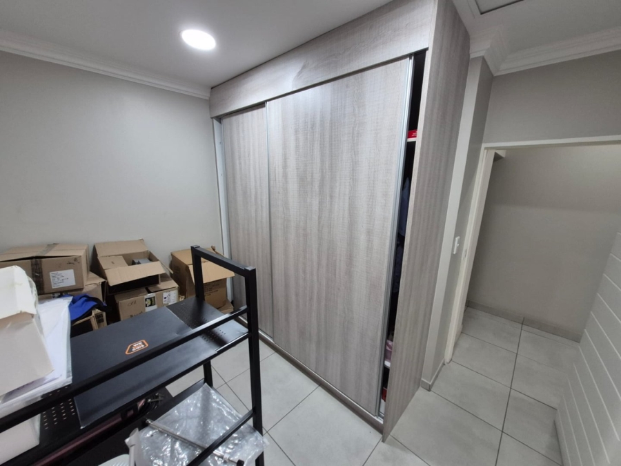 1 Bedroom Property for Sale in Garsfontein Gauteng