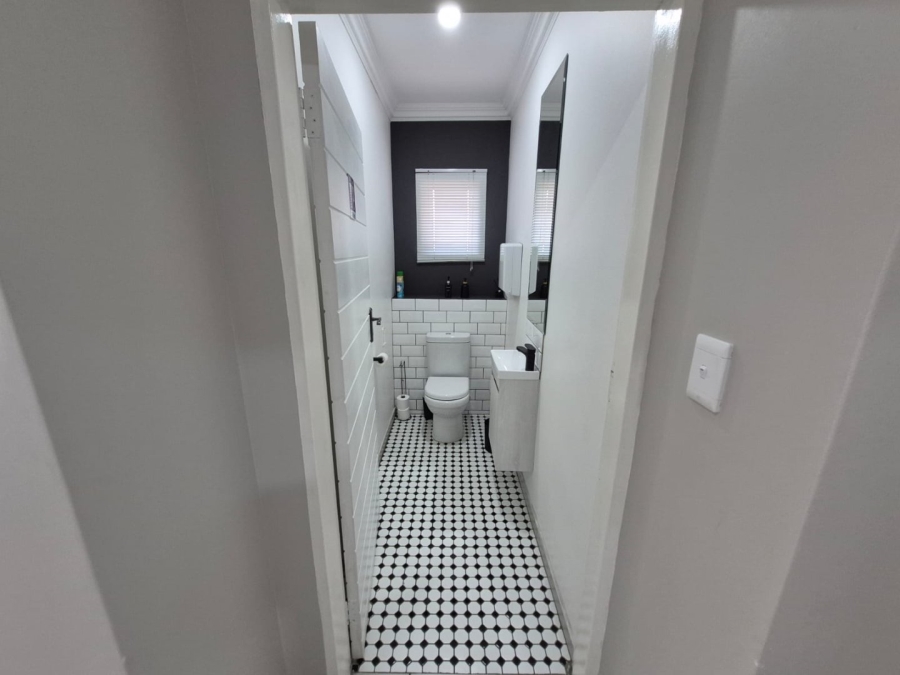 1 Bedroom Property for Sale in Garsfontein Gauteng