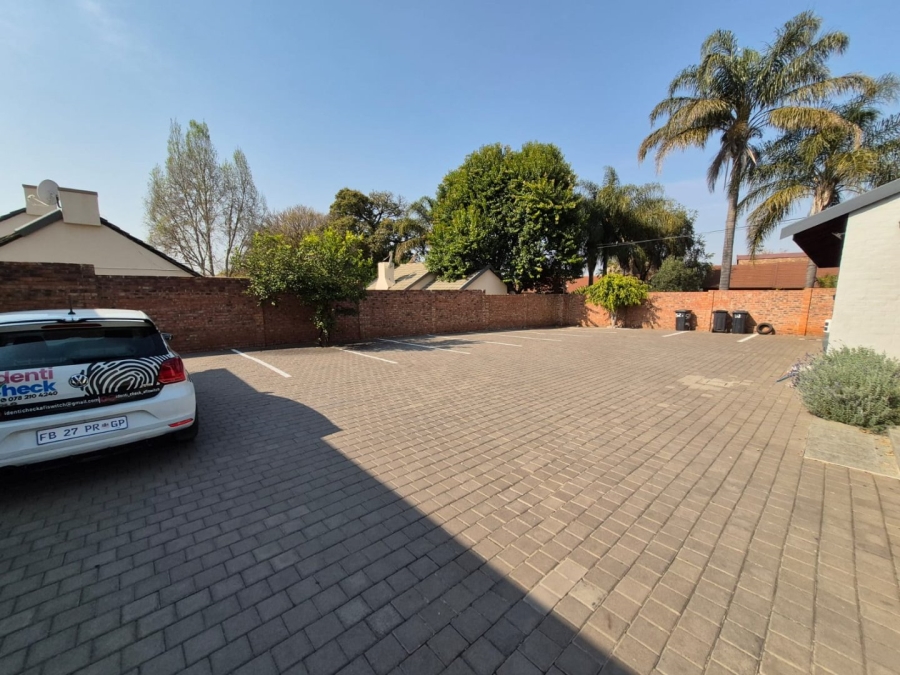 1 Bedroom Property for Sale in Garsfontein Gauteng