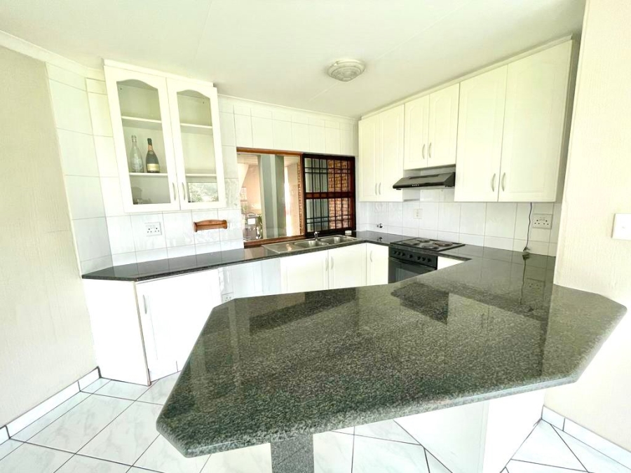 To Let 2 Bedroom Property for Rent in Bassonia Gauteng