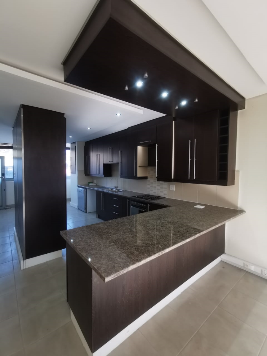 To Let 2 Bedroom Property for Rent in Bedford Gardens Gauteng