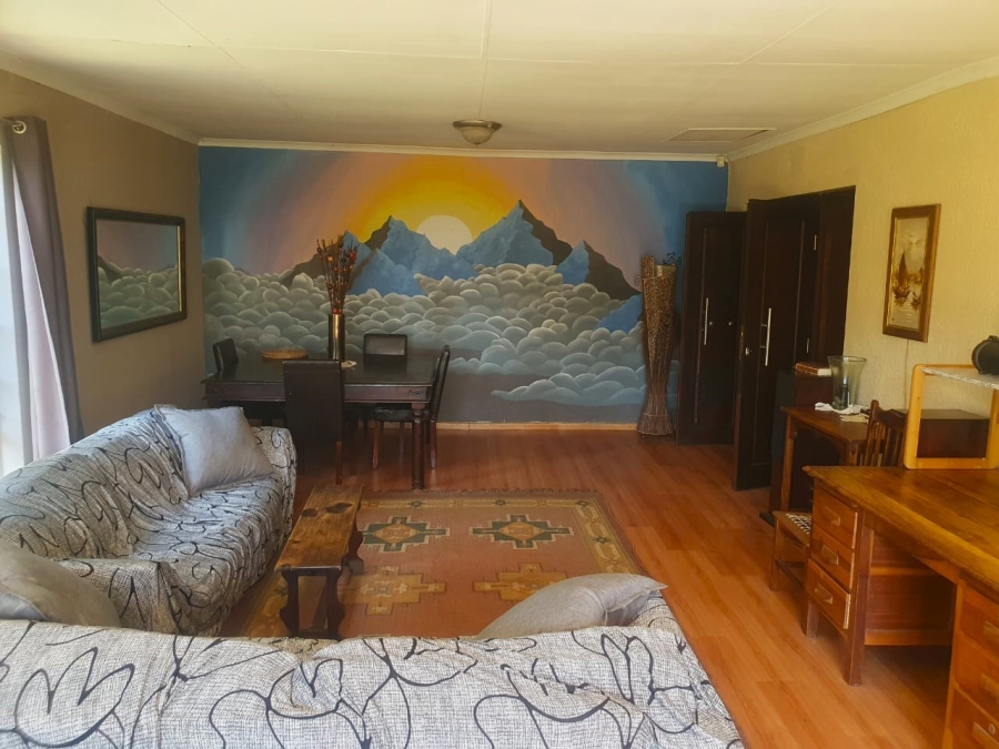 5 Bedroom Property for Sale in Eldoraigne Gauteng