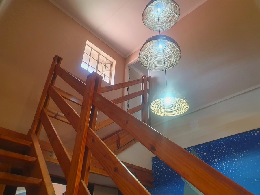 5 Bedroom Property for Sale in Eldoraigne Gauteng