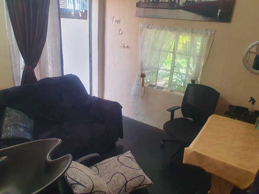 5 Bedroom Property for Sale in Eldoraigne Gauteng