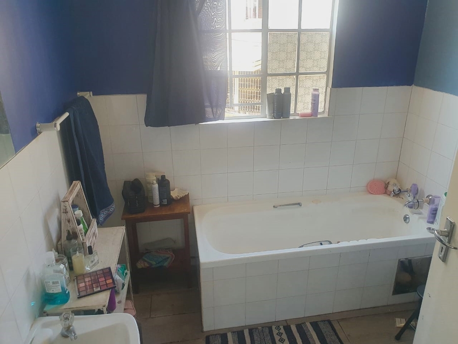 5 Bedroom Property for Sale in Eldoraigne Gauteng