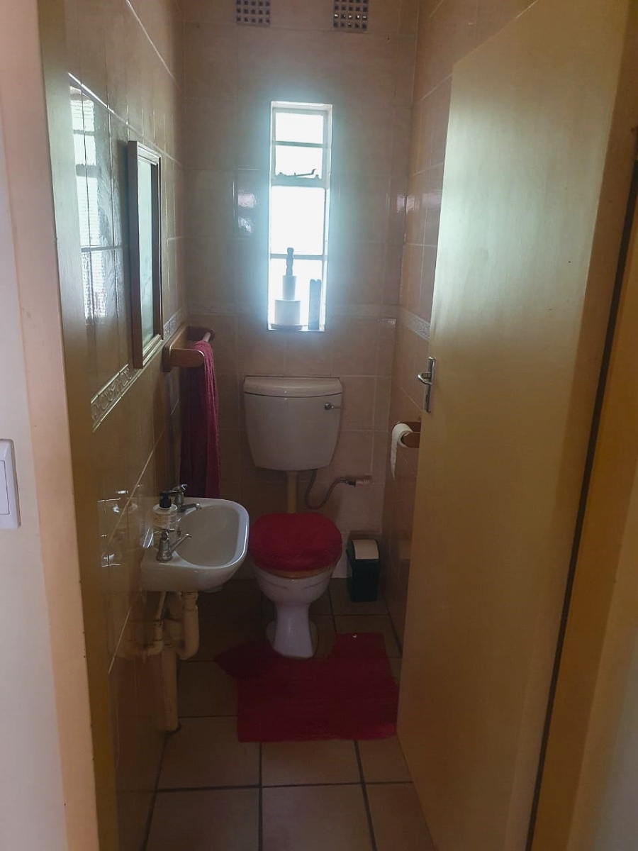 5 Bedroom Property for Sale in Eldoraigne Gauteng