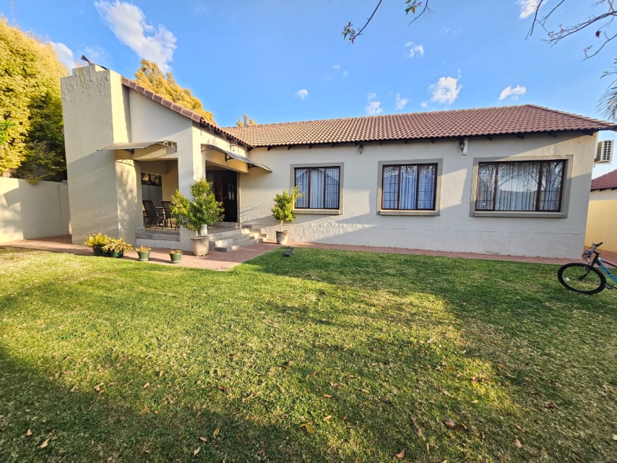 3 Bedroom Property for Sale in Thatchfield Hills Gauteng
