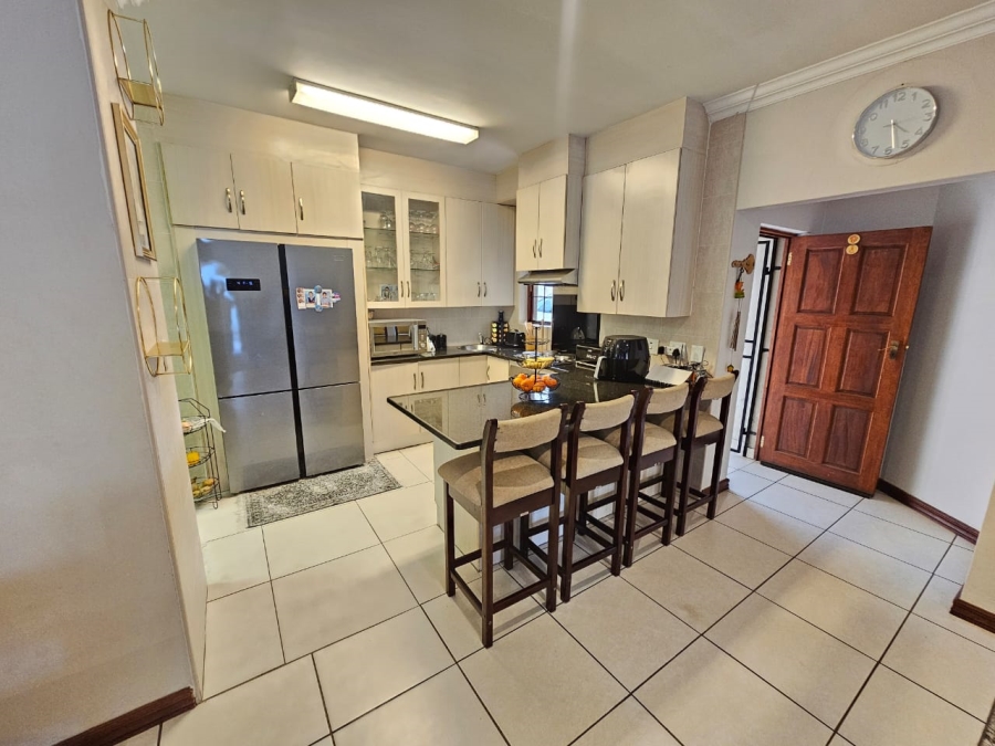 3 Bedroom Property for Sale in Thatchfield Hills Gauteng