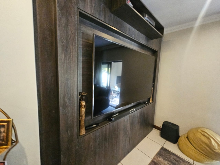 3 Bedroom Property for Sale in Thatchfield Hills Gauteng
