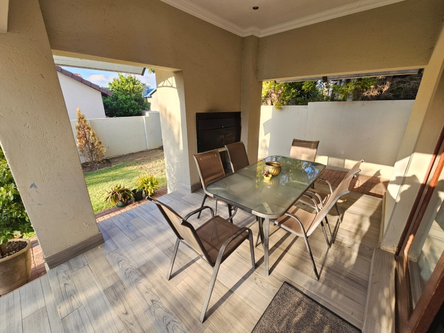 3 Bedroom Property for Sale in Thatchfield Hills Gauteng