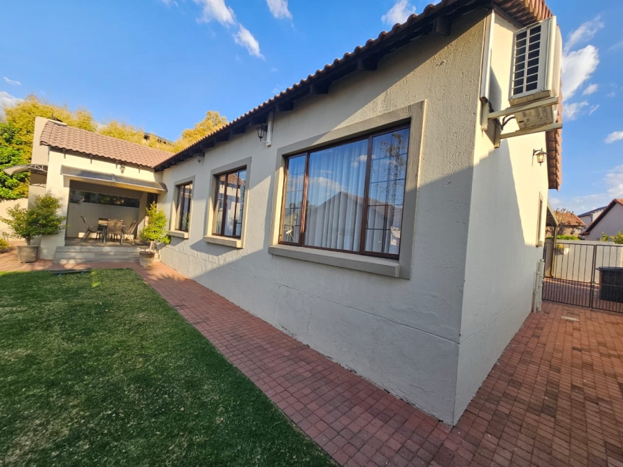 3 Bedroom Property for Sale in Thatchfield Hills Gauteng