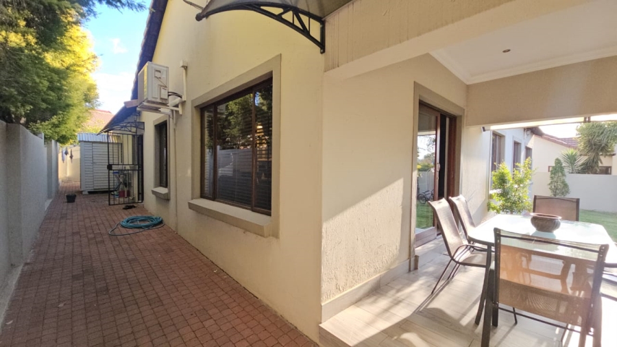3 Bedroom Property for Sale in Thatchfield Hills Gauteng