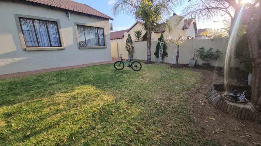3 Bedroom Property for Sale in Thatchfield Hills Gauteng