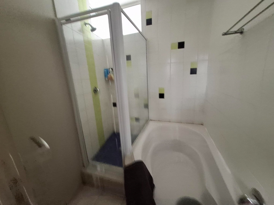 1 Bedroom Property for Sale in Hillcrest Gauteng