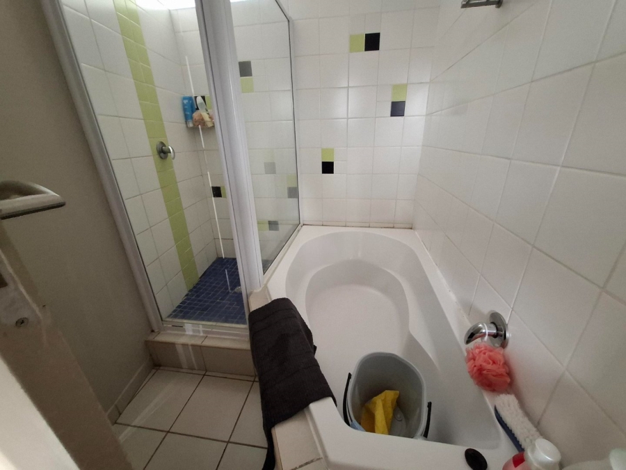 1 Bedroom Property for Sale in Hillcrest Gauteng
