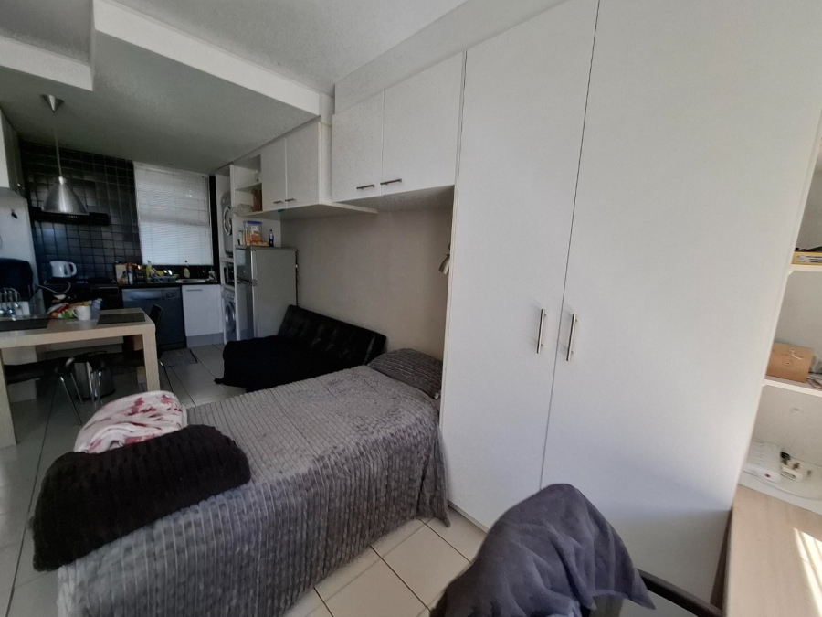 1 Bedroom Property for Sale in Hillcrest Gauteng