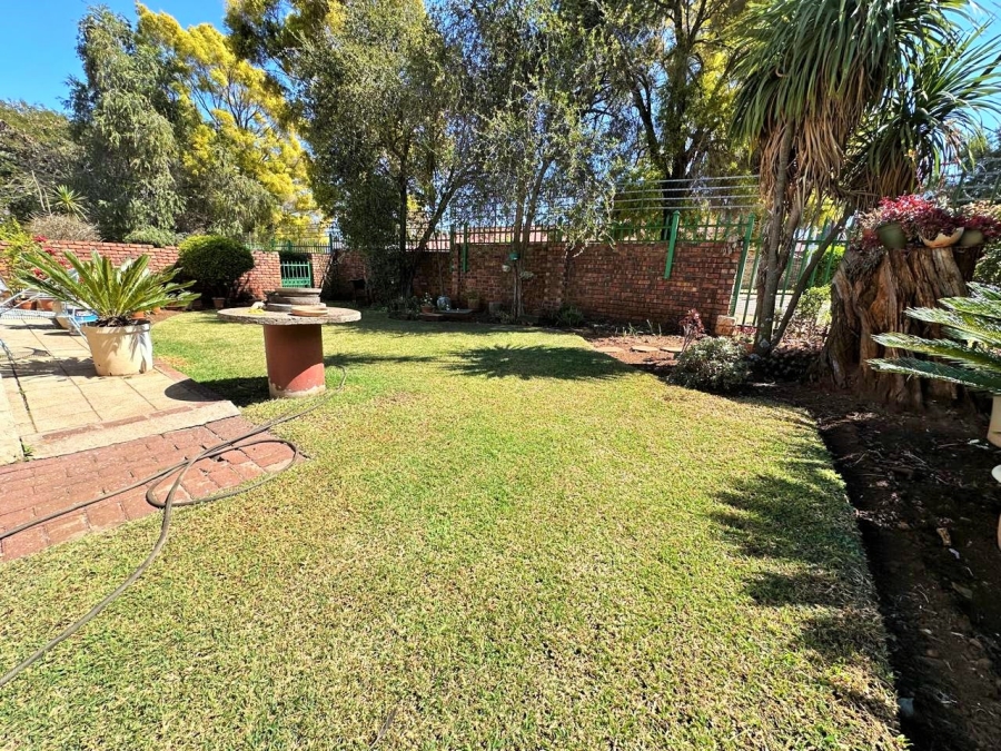 3 Bedroom Property for Sale in Wierda Park Gauteng