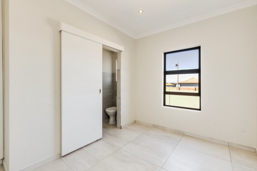 4 Bedroom Property for Sale in Halfway House Gauteng