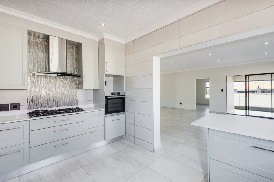 4 Bedroom Property for Sale in Halfway House Gauteng