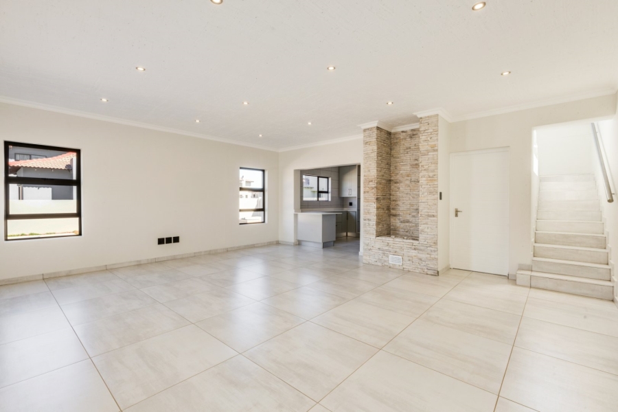 4 Bedroom Property for Sale in Halfway House Gauteng