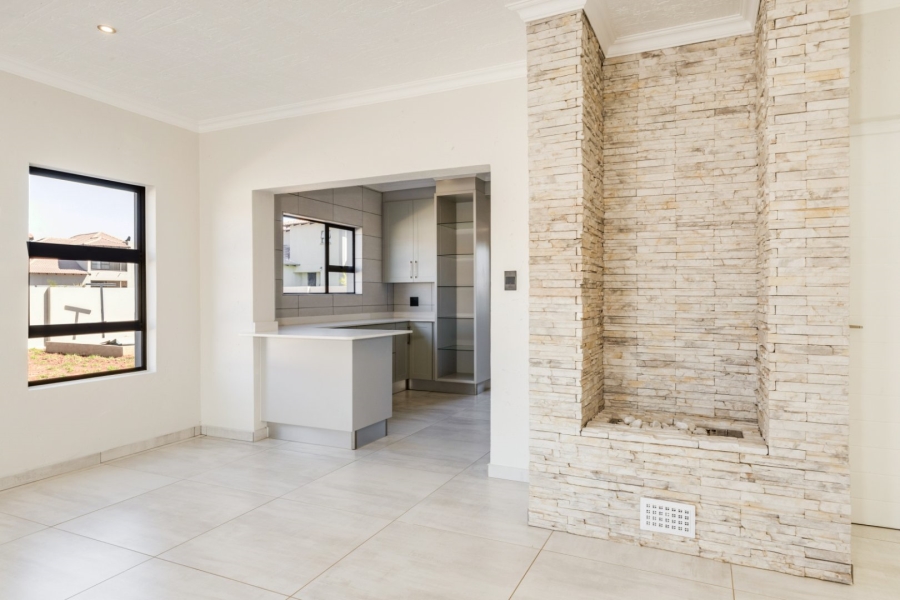 4 Bedroom Property for Sale in Halfway House Gauteng