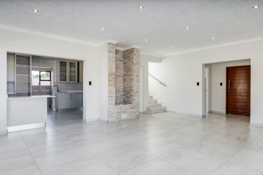 4 Bedroom Property for Sale in Halfway House Gauteng