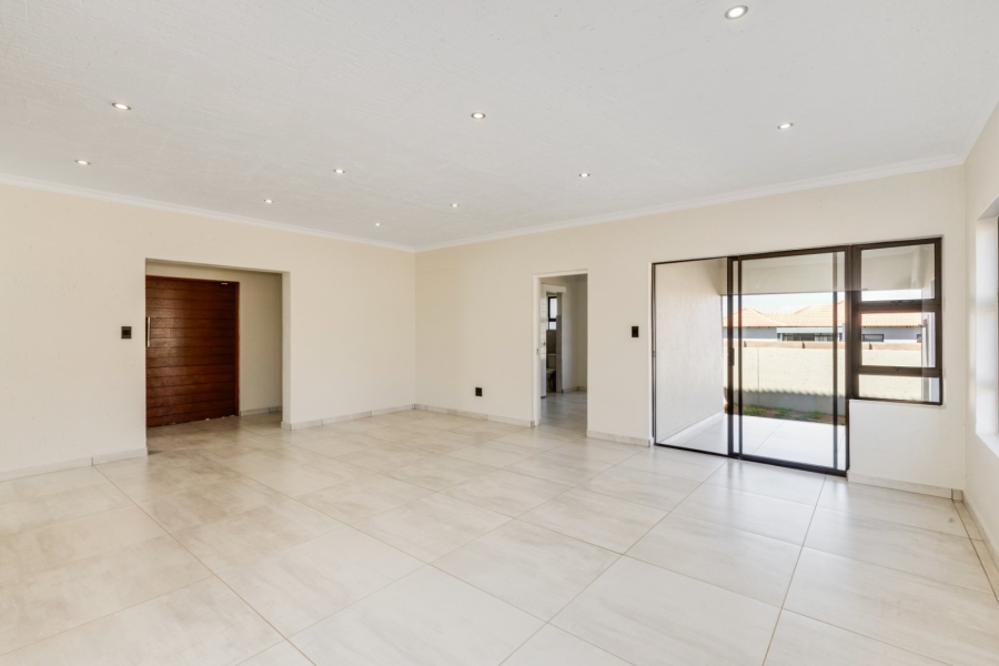 4 Bedroom Property for Sale in Halfway House Gauteng