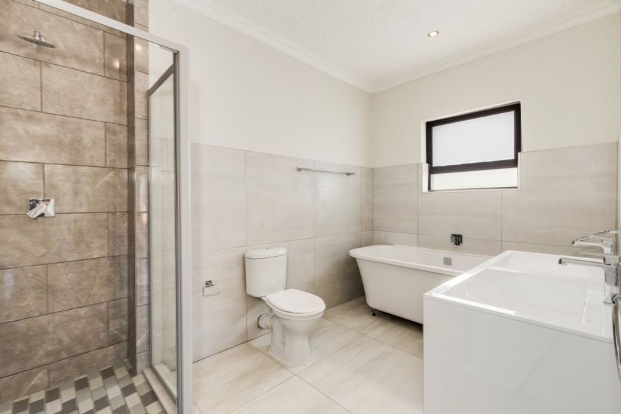 4 Bedroom Property for Sale in Halfway House Gauteng