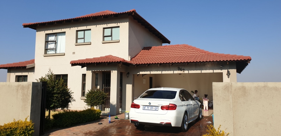  Bedroom Property for Sale in Halfway House Gauteng