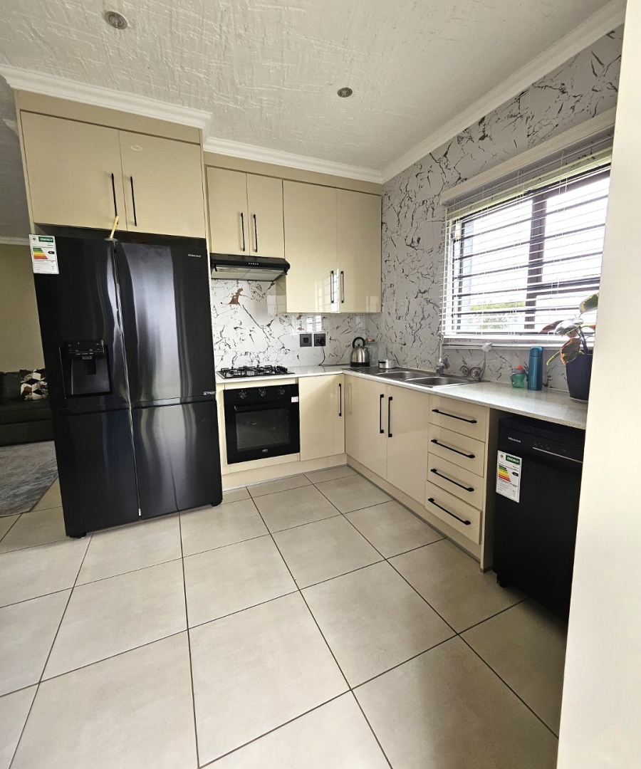 3 Bedroom Property for Sale in Halfway House Gauteng