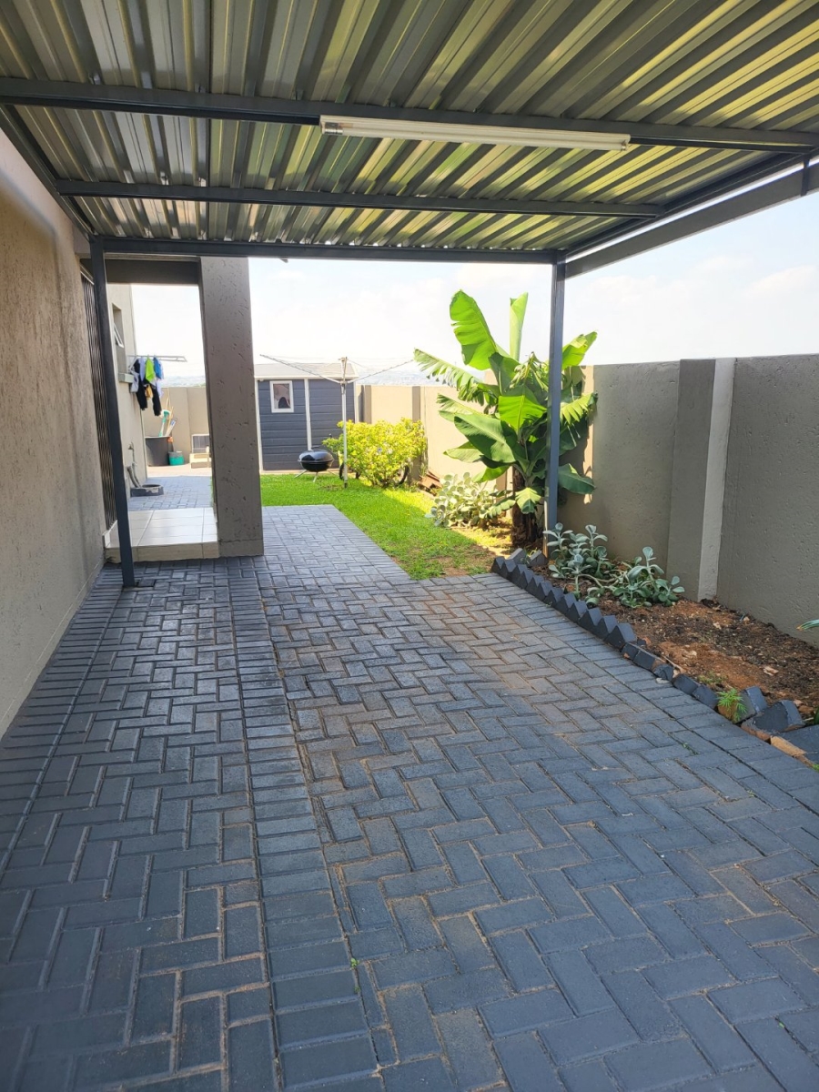 3 Bedroom Property for Sale in Halfway House Gauteng