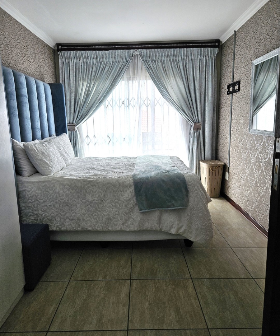 3 Bedroom Property for Sale in Halfway House Gauteng