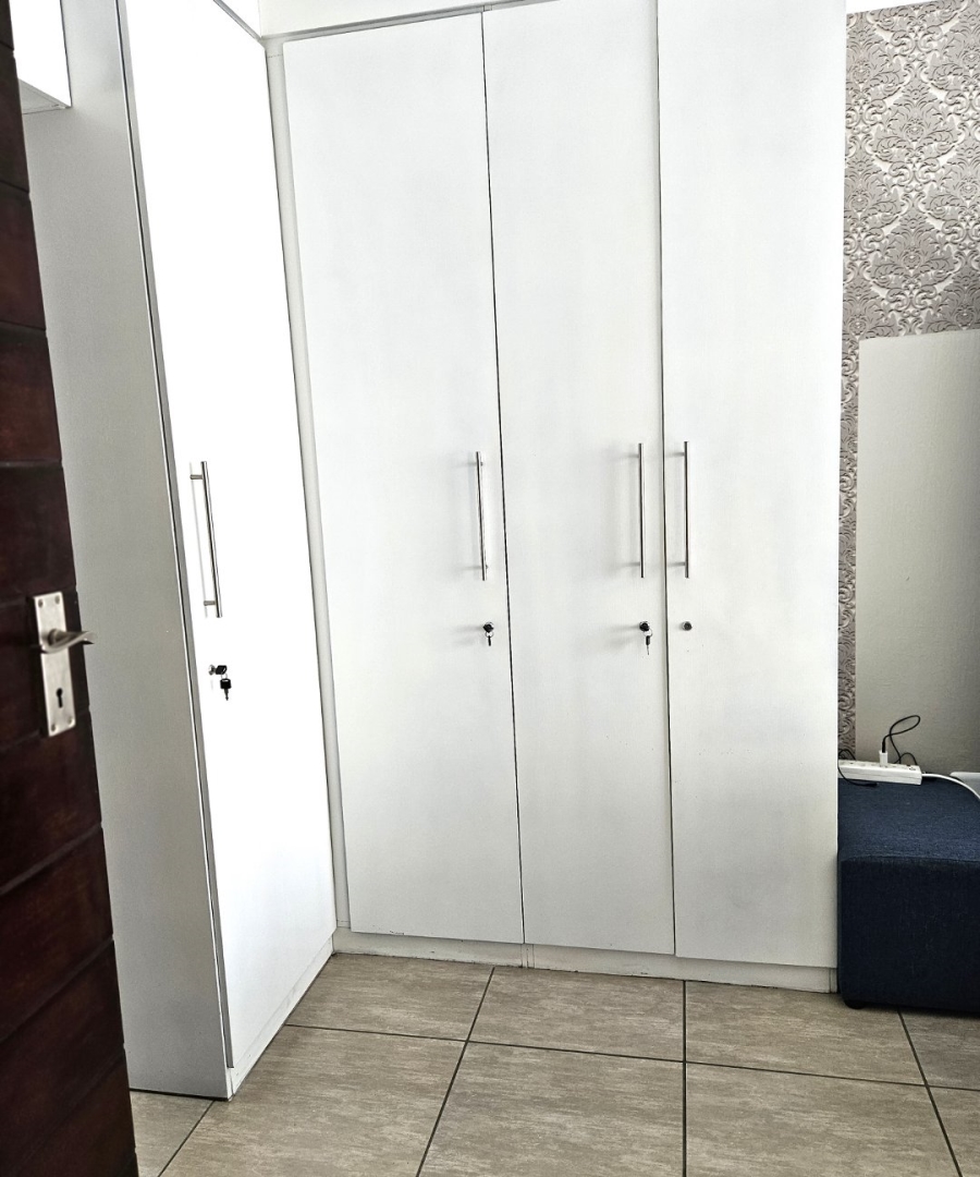 3 Bedroom Property for Sale in Halfway House Gauteng