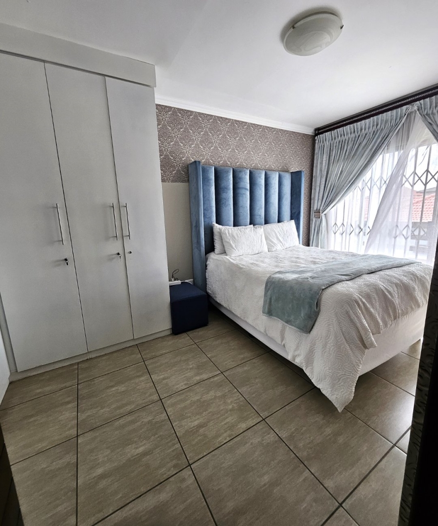 3 Bedroom Property for Sale in Halfway House Gauteng