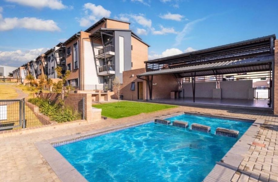 2 Bedroom Property for Sale in Vorna Valley Gauteng