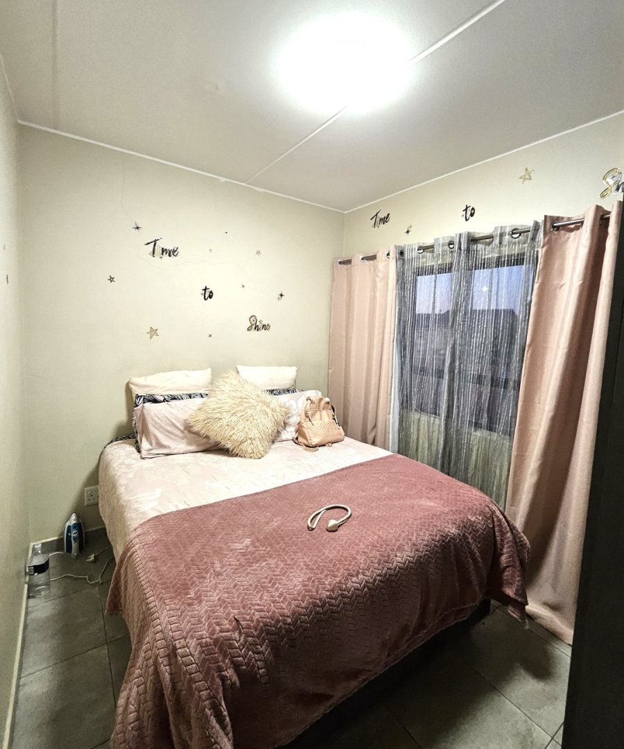 2 Bedroom Property for Sale in Vorna Valley Gauteng