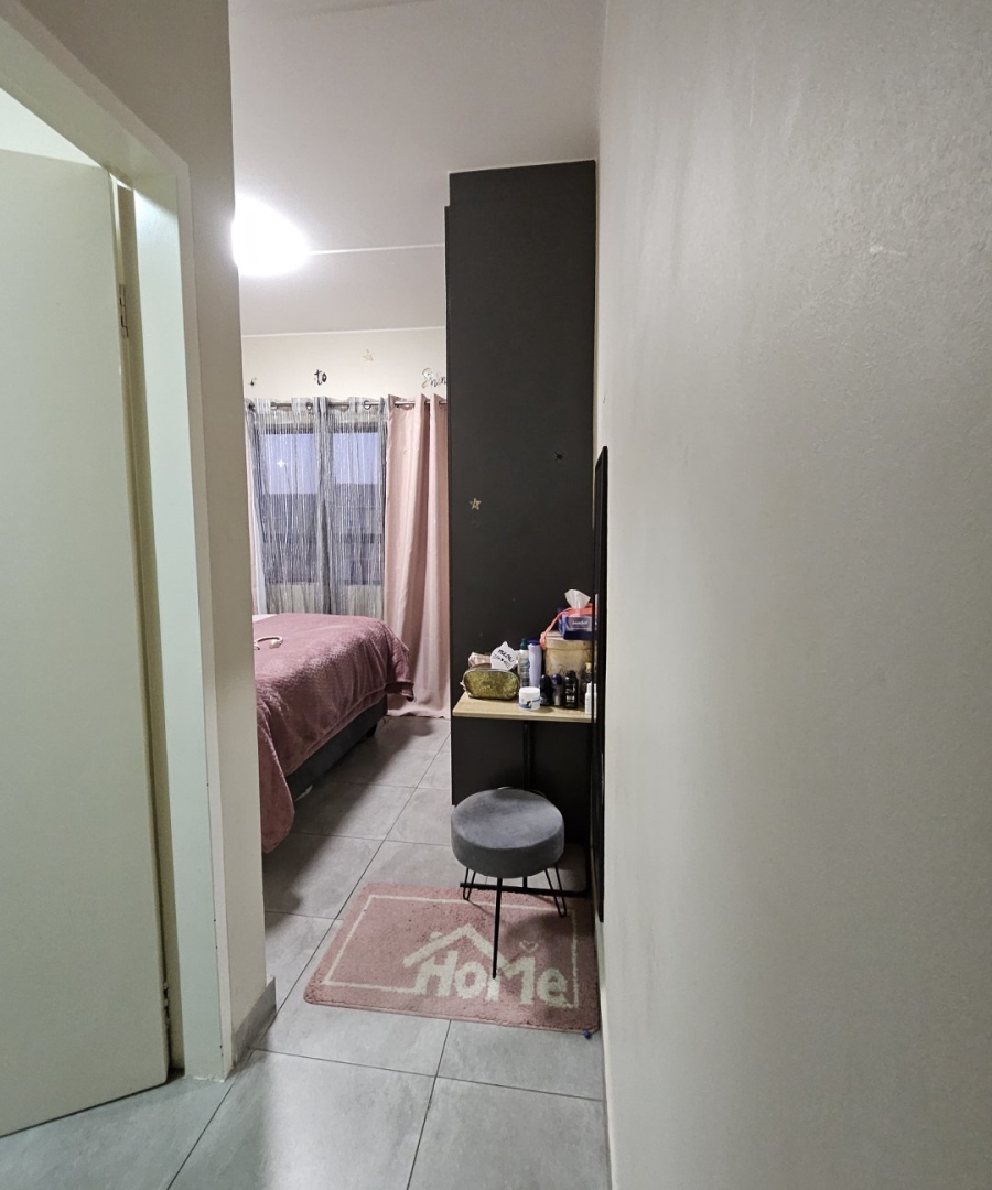 2 Bedroom Property for Sale in Vorna Valley Gauteng