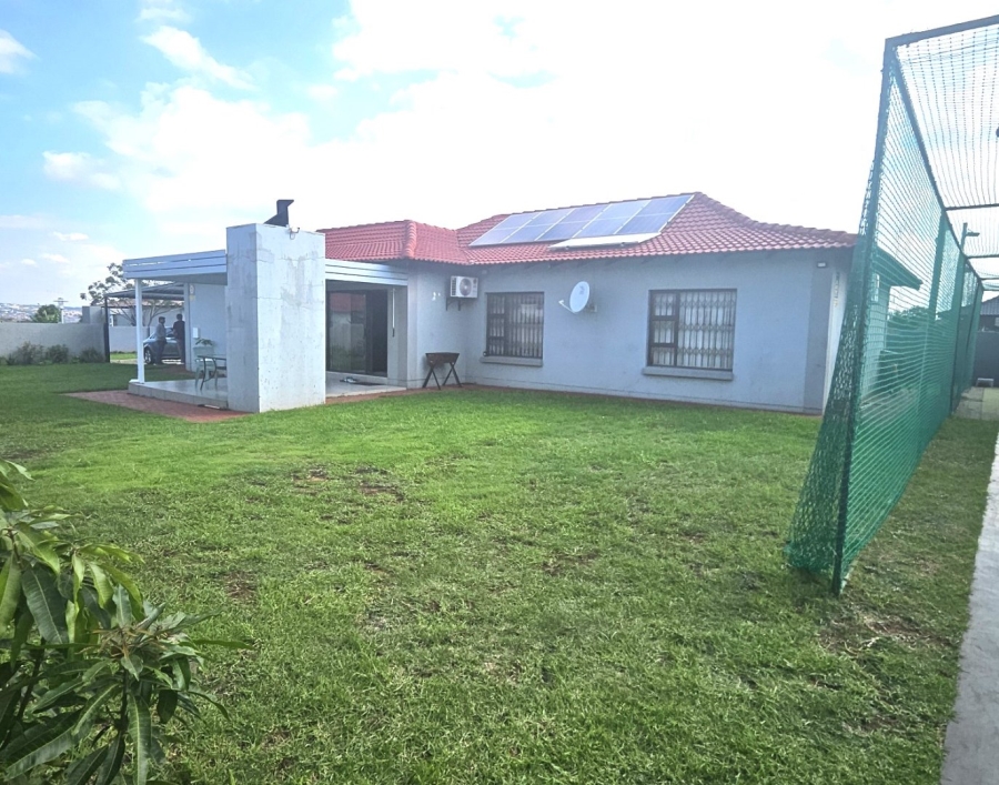 3 Bedroom Property for Sale in Halfway House Gauteng