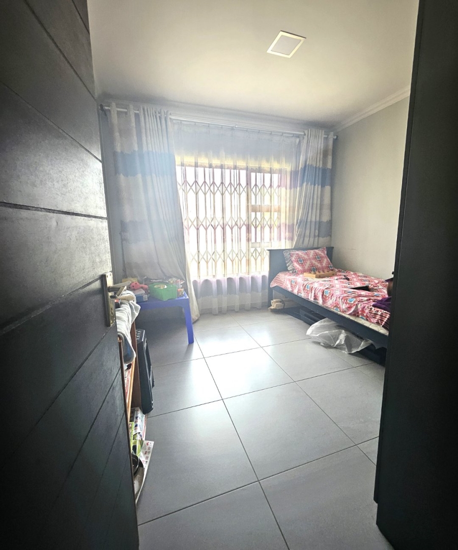 3 Bedroom Property for Sale in Halfway House Gauteng