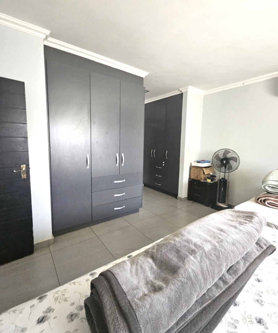 3 Bedroom Property for Sale in Halfway House Gauteng