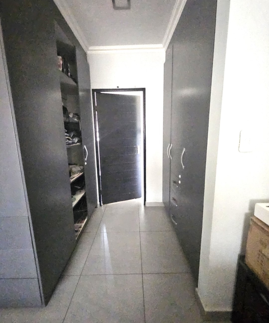 3 Bedroom Property for Sale in Halfway House Gauteng