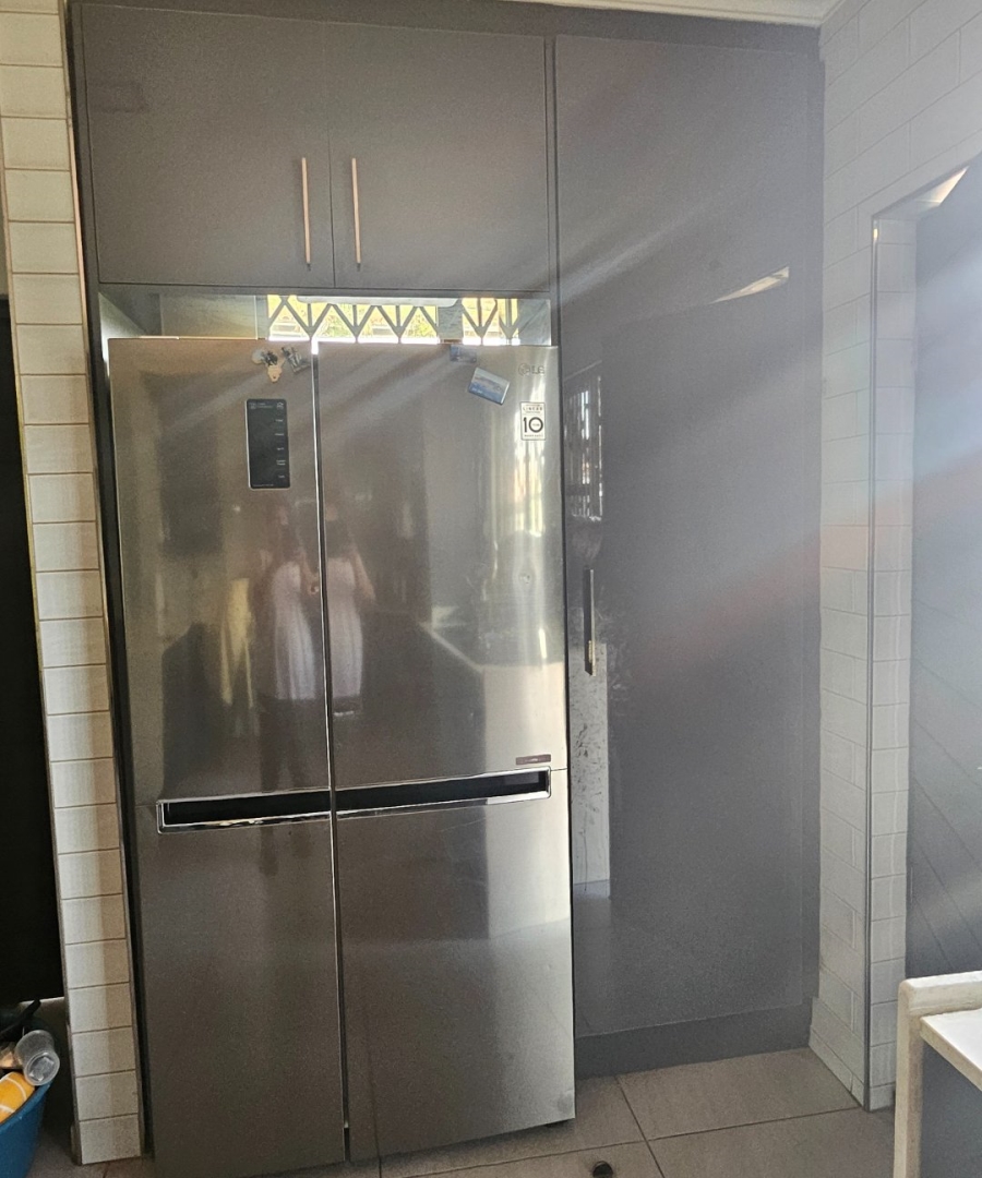 3 Bedroom Property for Sale in Halfway House Gauteng