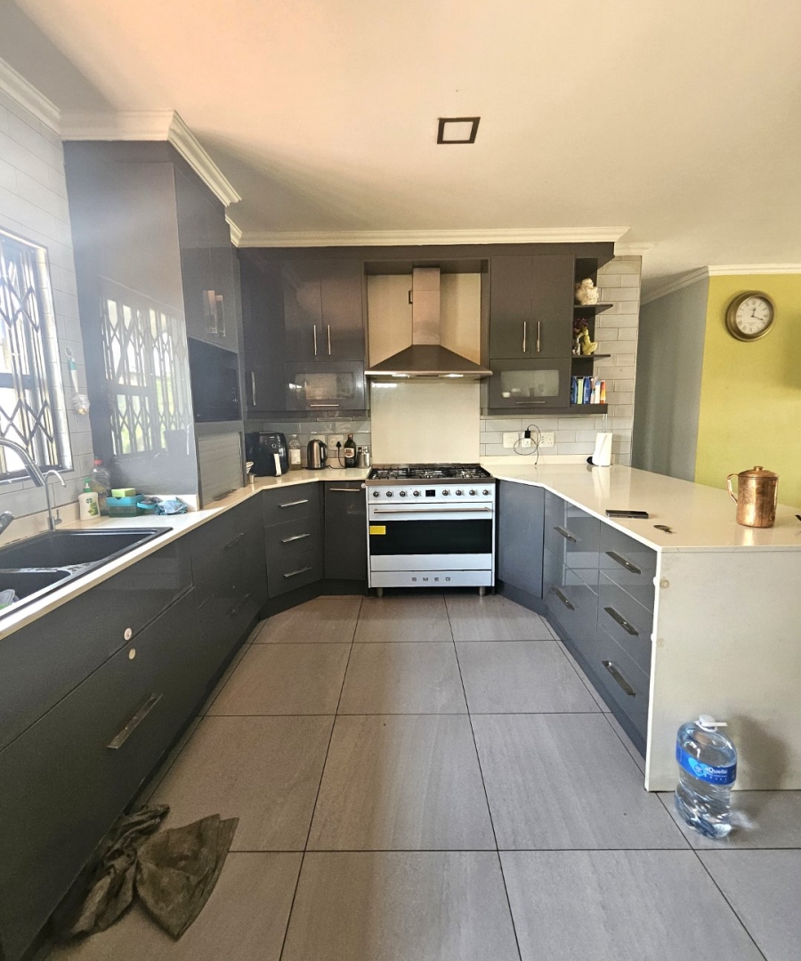 3 Bedroom Property for Sale in Halfway House Gauteng