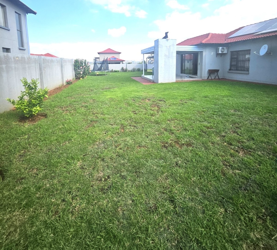 3 Bedroom Property for Sale in Halfway House Gauteng