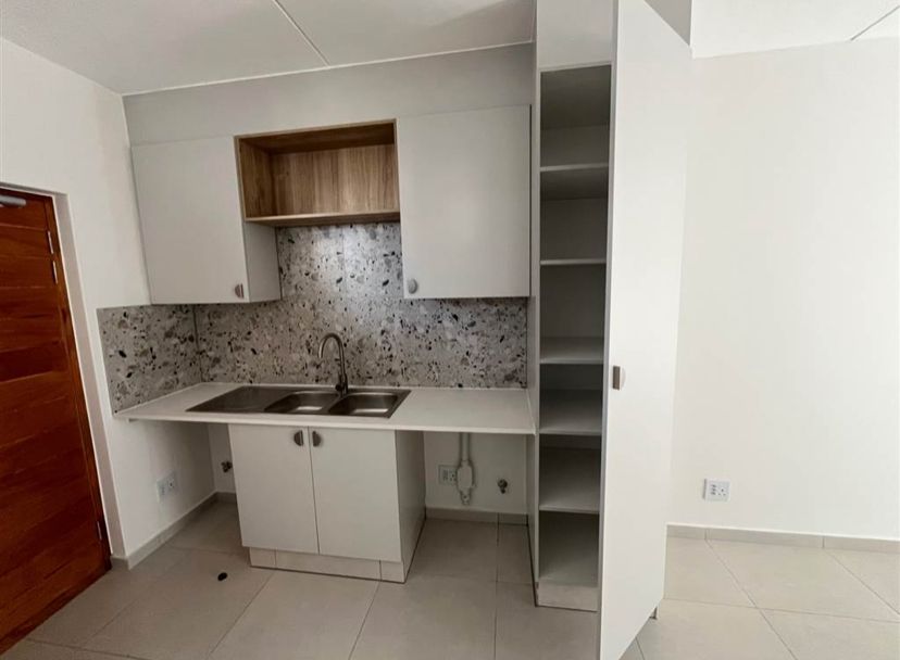 To Let 2 Bedroom Property for Rent in Fourways Gauteng