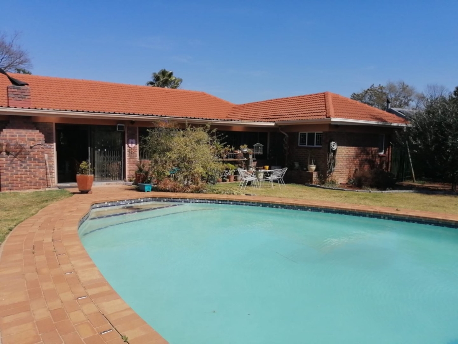 4 Bedroom Property for Sale in Wierda Park Gauteng