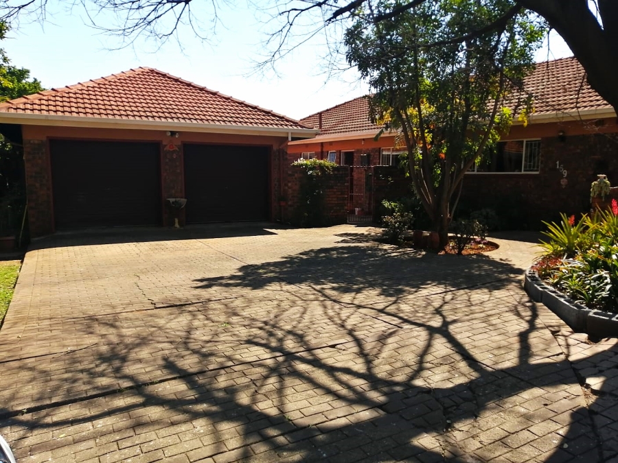 4 Bedroom Property for Sale in Wierda Park Gauteng
