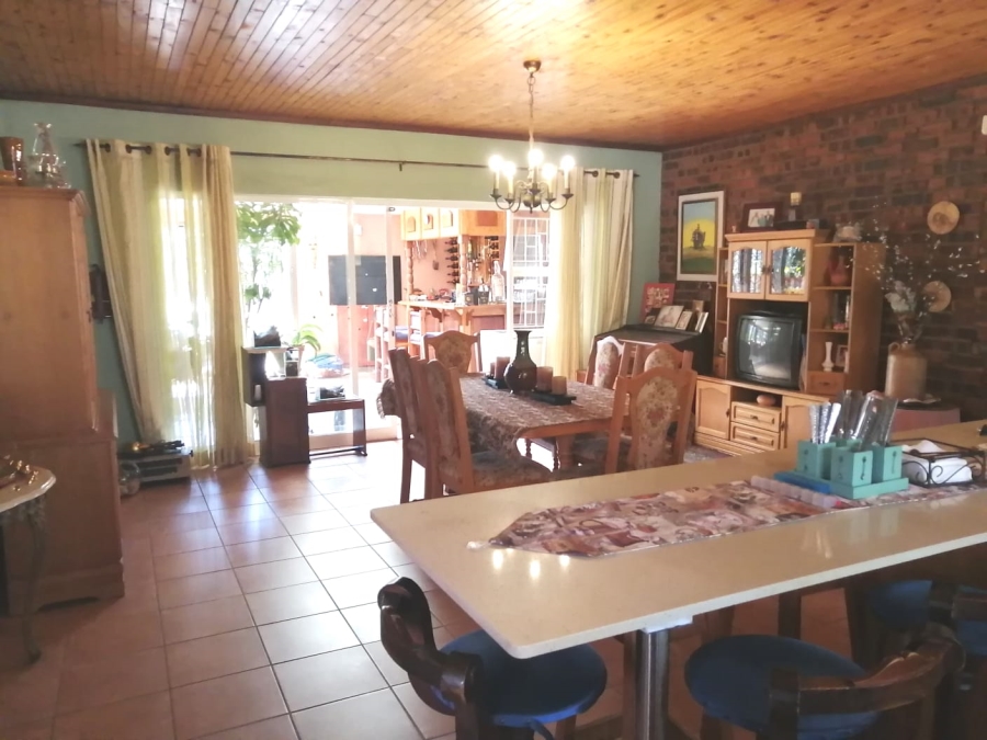 4 Bedroom Property for Sale in Wierda Park Gauteng