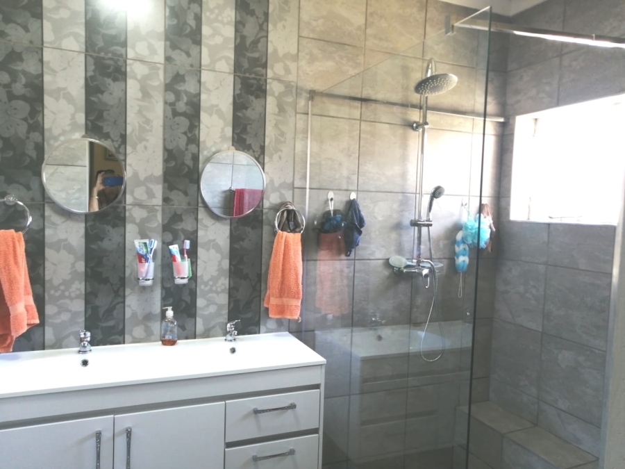 4 Bedroom Property for Sale in Wierda Park Gauteng
