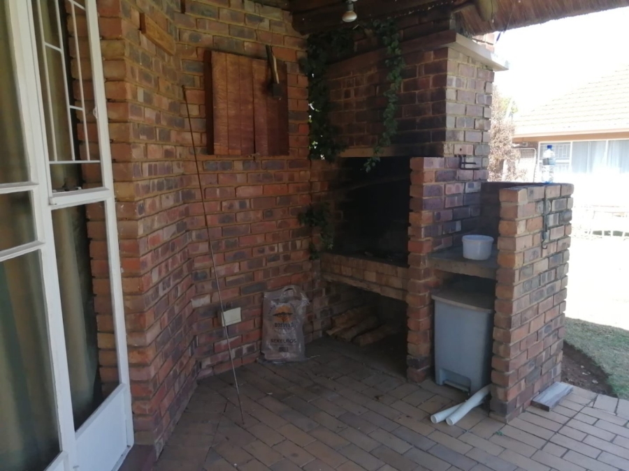 4 Bedroom Property for Sale in Wierda Park Gauteng